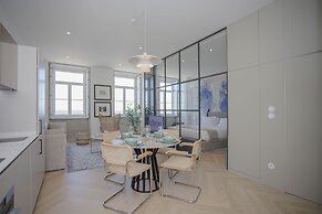 Liiiving-Luxury Beachfront Apartment III