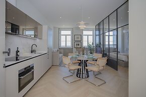 Liiiving-Luxury Beachfront Apartment III