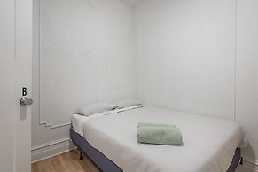 Beautiful Private Bedroom in Mile-End