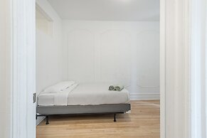 Beautiful Private Bedroom in Mile-End