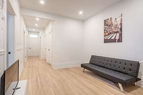 Beautiful Private Bedroom in Mile-End
