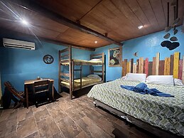 Johnny's Place Hotel