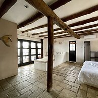 Johnny's Place Hotel
