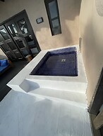 Johnny's Place Hotel