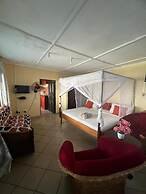 Nice and Cosy Studio En-suite, Kitchenette, Kenya