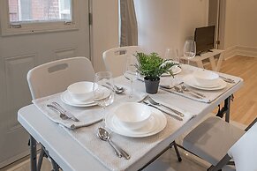 5221 St Urbain