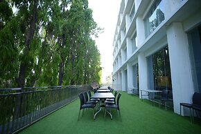 Hotel Makhan Vihar
