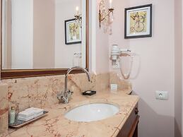 Ebel Boutique Hotel