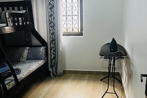 House - Sleeps 6 - Parking - Garden