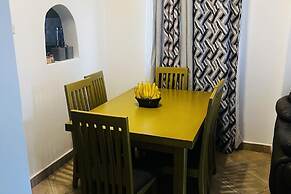 House - Sleeps 6 - Parking - Garden
