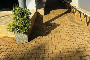 House - Sleeps 6 - Parking - Garden