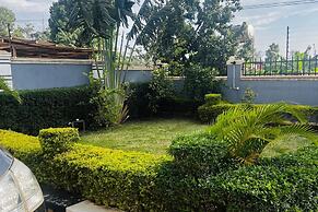 House - Sleeps 6 - Parking - Garden