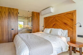 Luxury beachfront villa at Nizuc