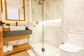 Luxury beachfront villa at Nizuc