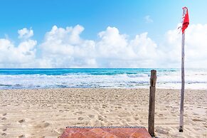 Luxury beachfront villa at Nizuc