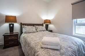 Niska’s Den by Revelstoke Vacations