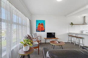 Renovated Takapuna 2BR Apt - Parking