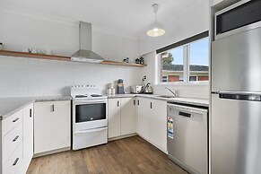 Renovated Takapuna 2BR Apt - Parking