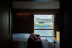PETALS TOKYO - Floating Hotel