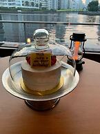 PETALS TOKYO - Floating Hotel
