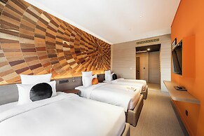 SUN & MOON, Riverside Hotel