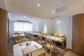 Arck Hotel