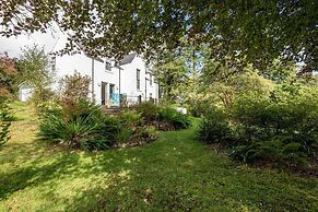 Captivating 4-bed House in Killin