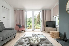 Captivating 4-bed House in Killin
