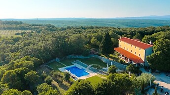 Villa Calussovo