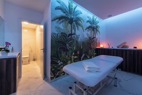 Grand Horizon Luxury Boutique Suites