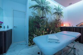 Grand Horizon Luxury Boutique Suites