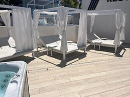 Grand Horizon Luxury Boutique Suites