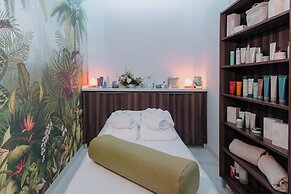 Grand Horizon Luxury Boutique Suites