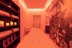 Grand Horizon Luxury Boutique Suites