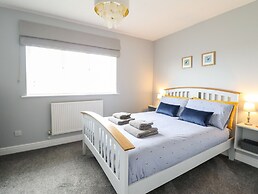 4 Plas Newydd