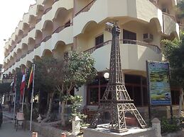 EIFFEL HOTEL