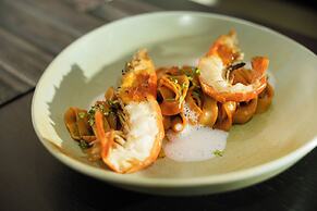 The Gravitique Hotel Khaosan