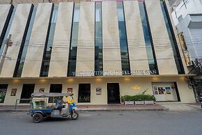 The Gravitique Hotel Khaosan