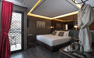 The Gravitique Hotel Khaosan