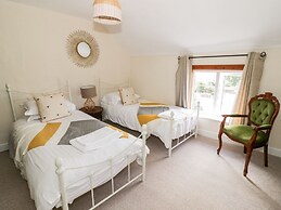 Far Coley Farm & Log Cabin