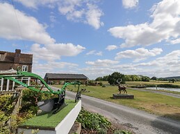 Far Coley Farm & Log Cabin