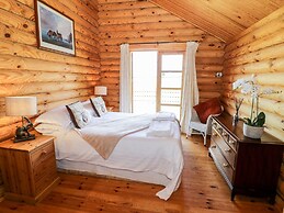 Far Coley Farm & Log Cabin