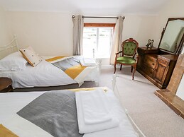 Far Coley Farm & Log Cabin
