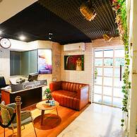 Bloom Boutique - Bandra