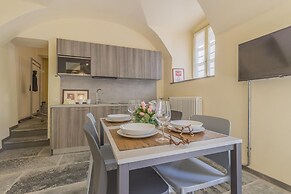 Tiny Duke Apartment in Varenna