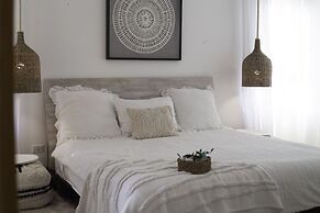 New Beachfront Penthouse by RedAwning