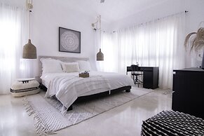 New Beachfront Penthouse by RedAwning