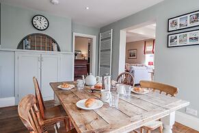 Holly Lodge