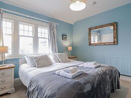 Holly Lodge