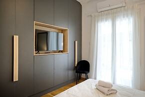 Elegant Big Apartment in Athens With Balcony